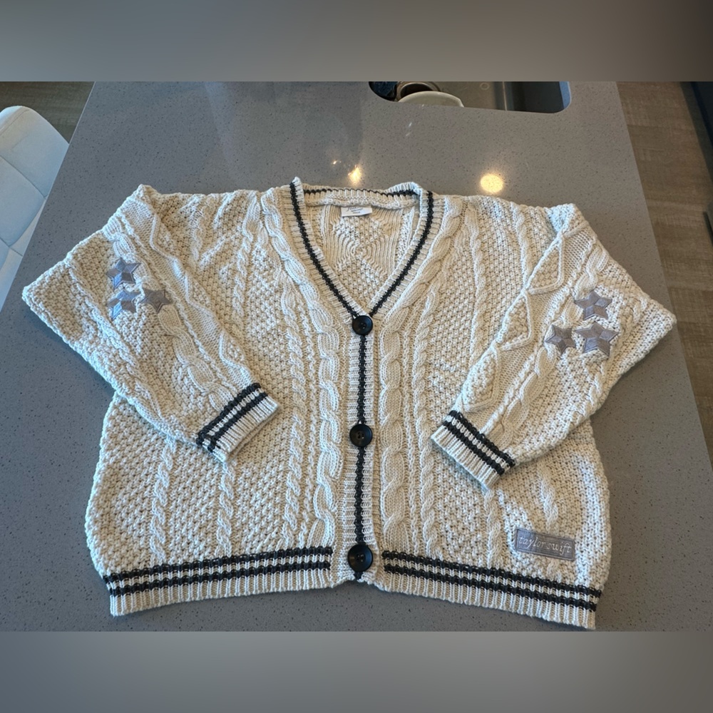Taylor Swift folklore cardigan